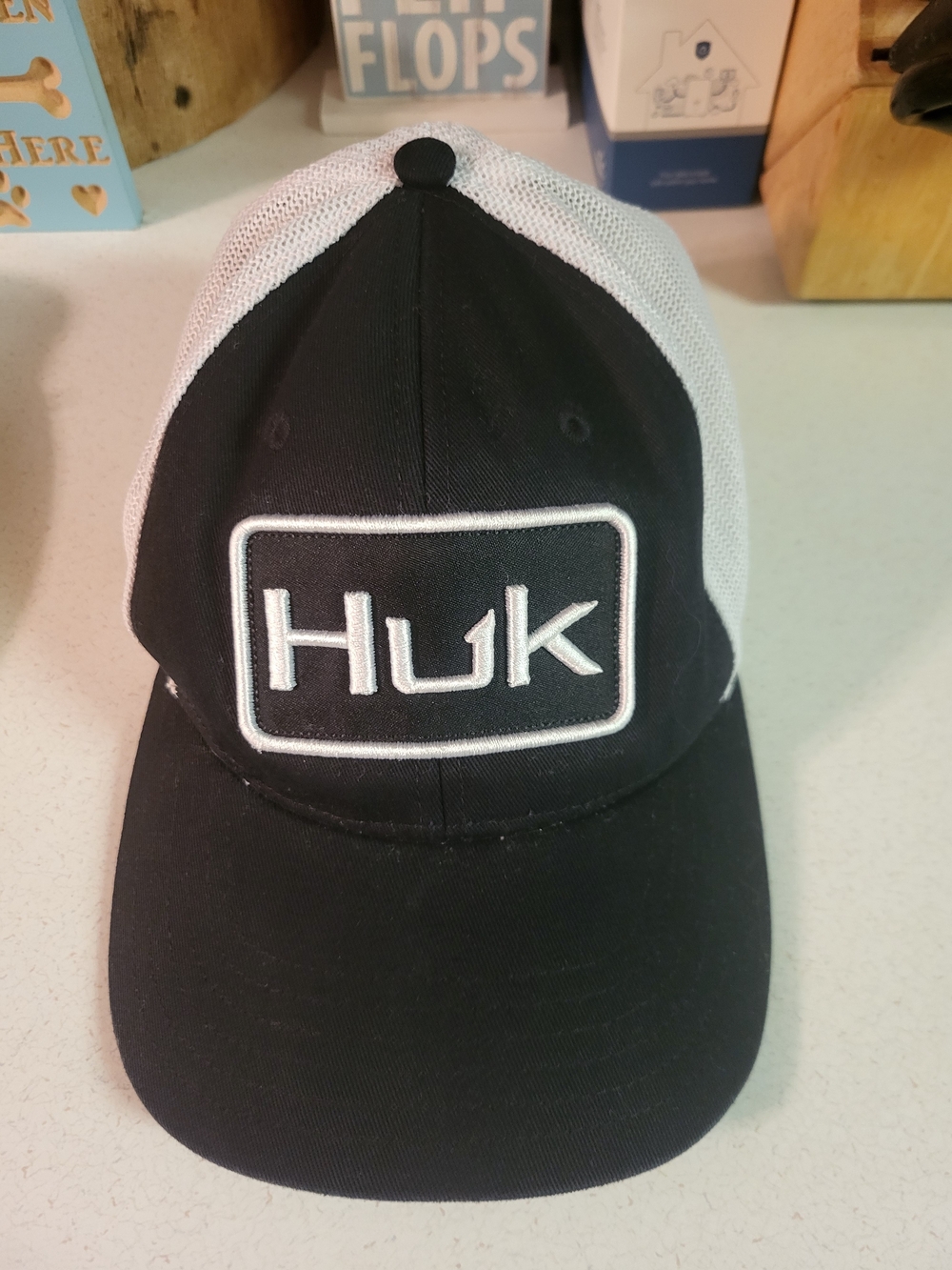 Huk Performance Headwear Black And White Fishing Fitted Hat Cap- Size S-M